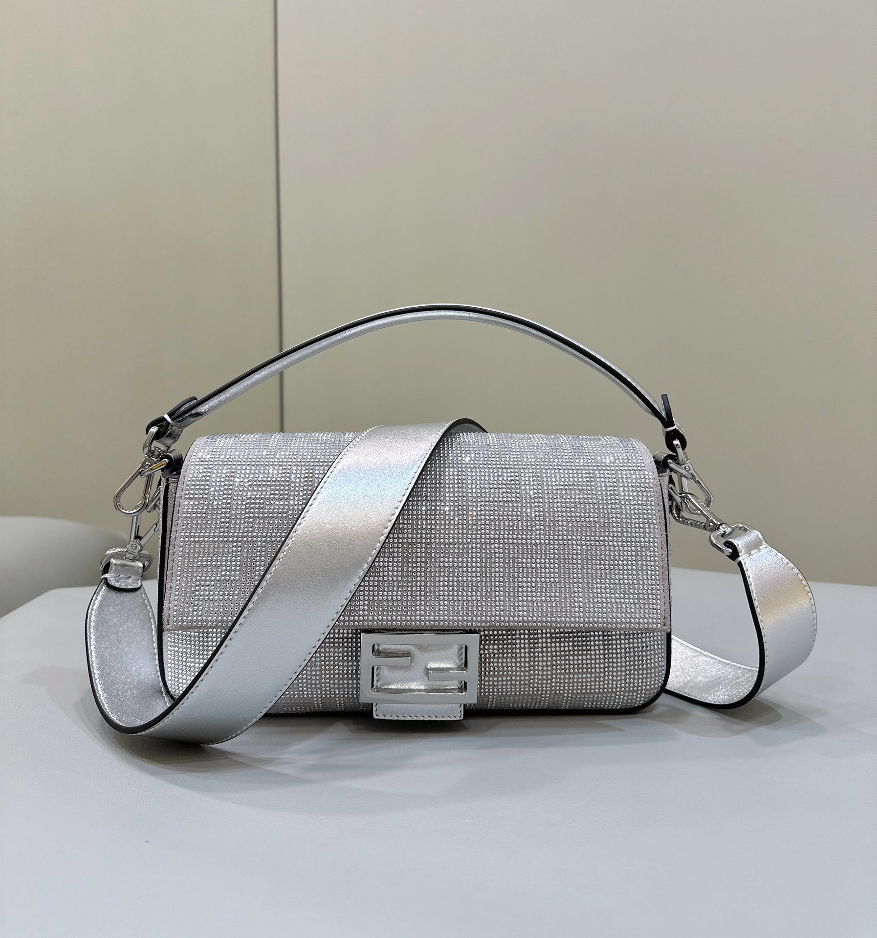 F**di baguette medium bag