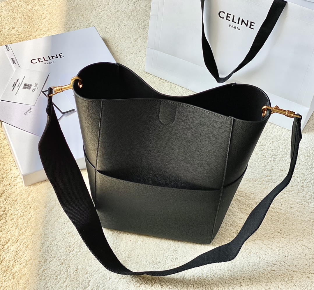 Ce**e sangle bucket bag