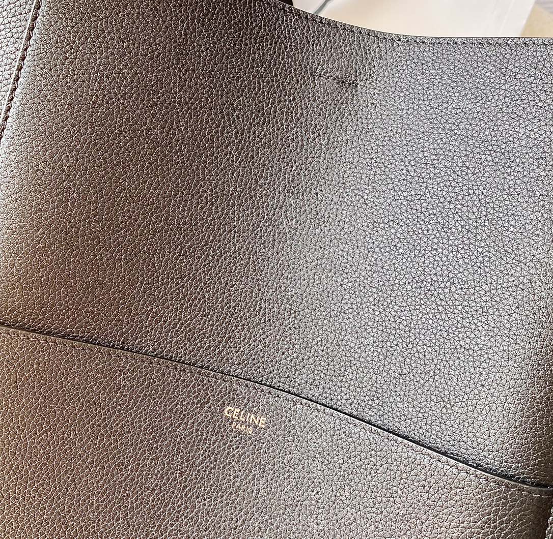 Ce**e sangle bucket bag