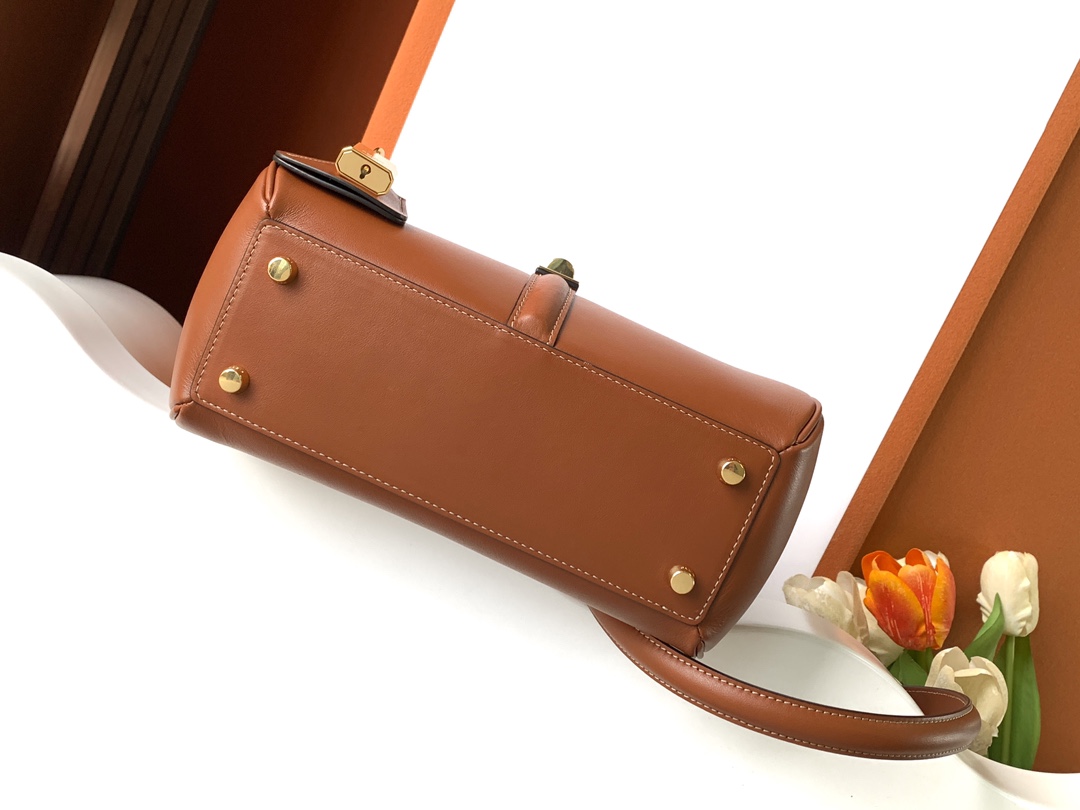 Ce**e small 16 bag in satinated calfskin