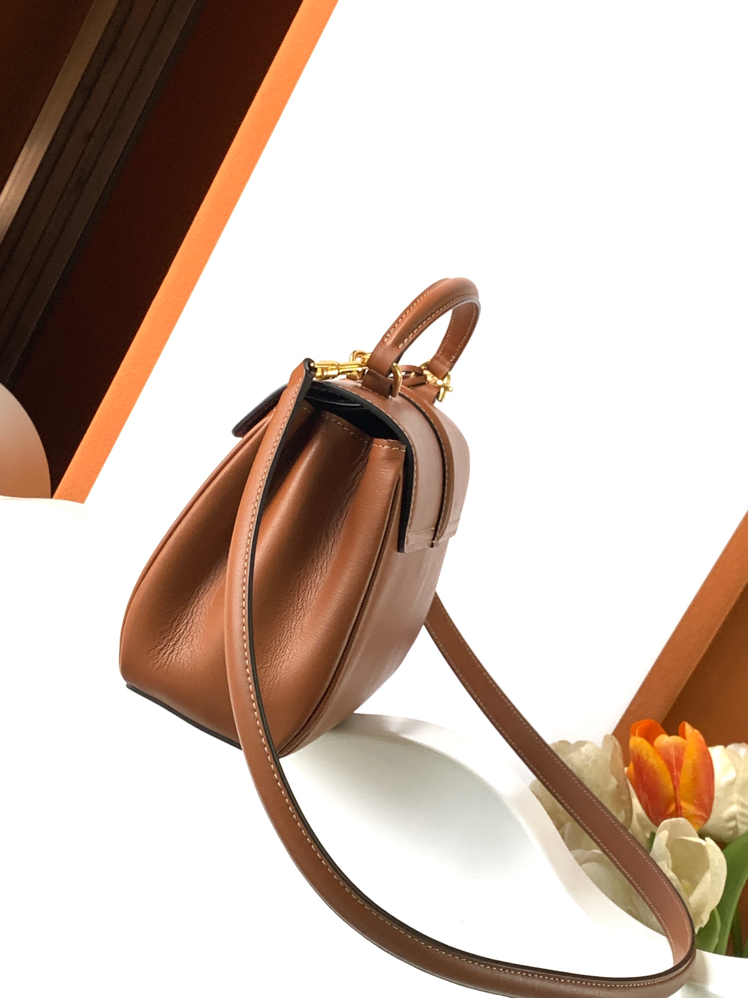 Ce**e mini 16 in satinated calfskin