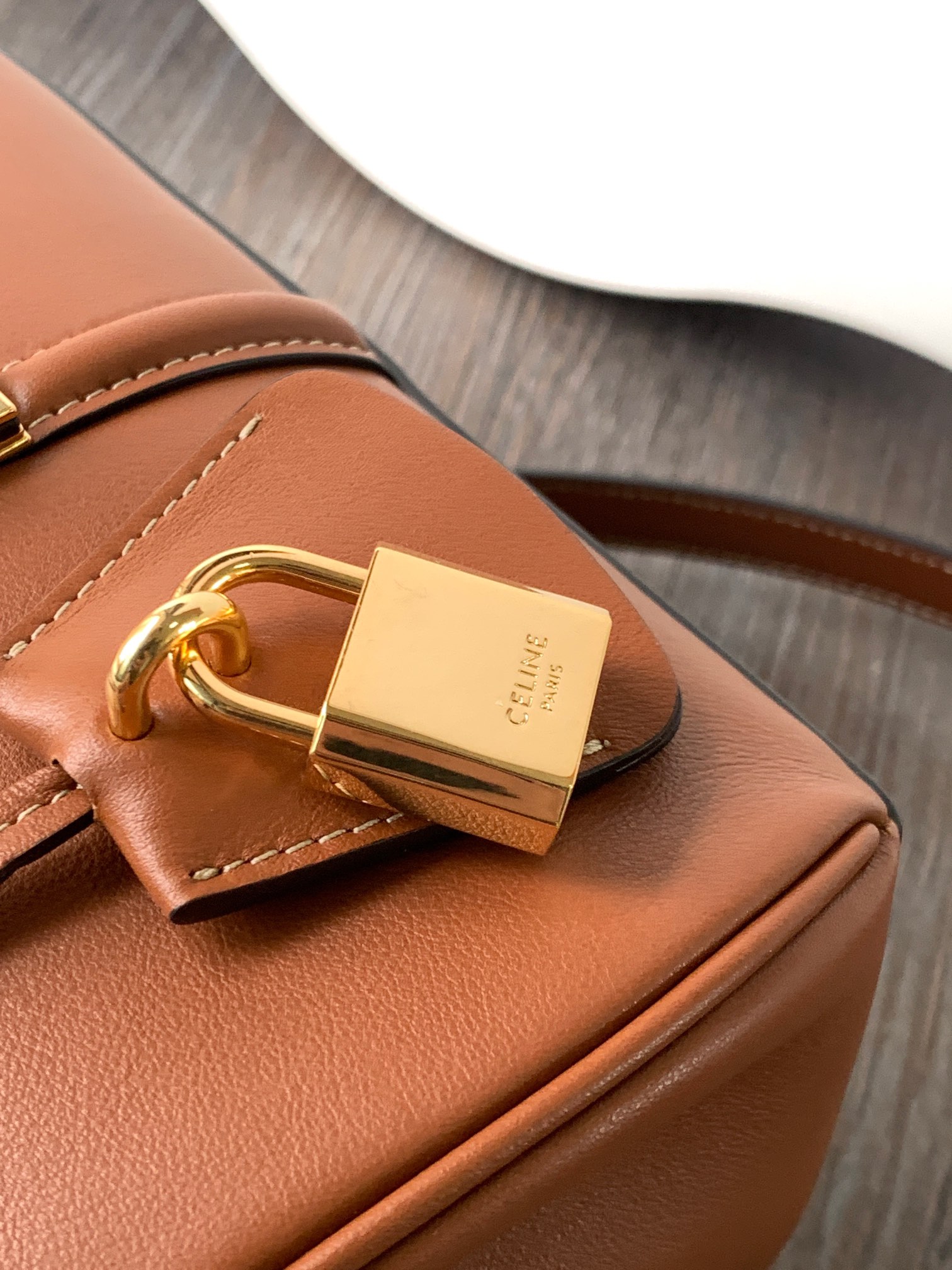 Ce**e mini 16 in satinated calfskin