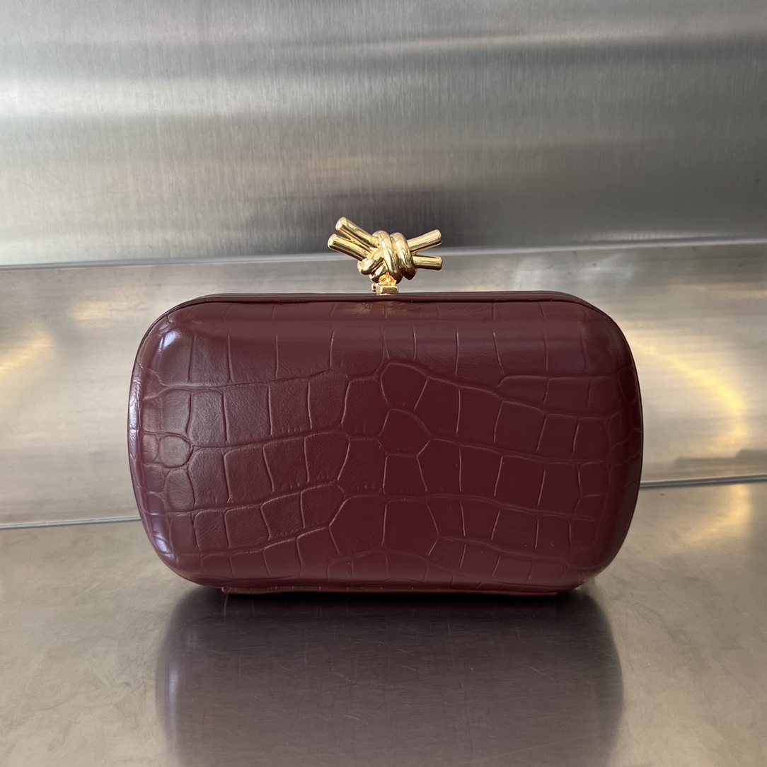 bottga Ve*ne*ta knot bag