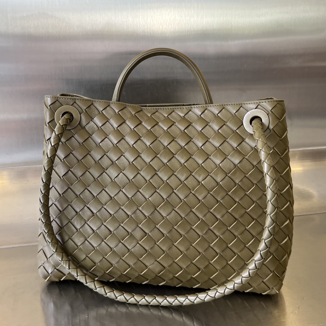 bo*te*ga Ve*ne*ta medium andiamo bag