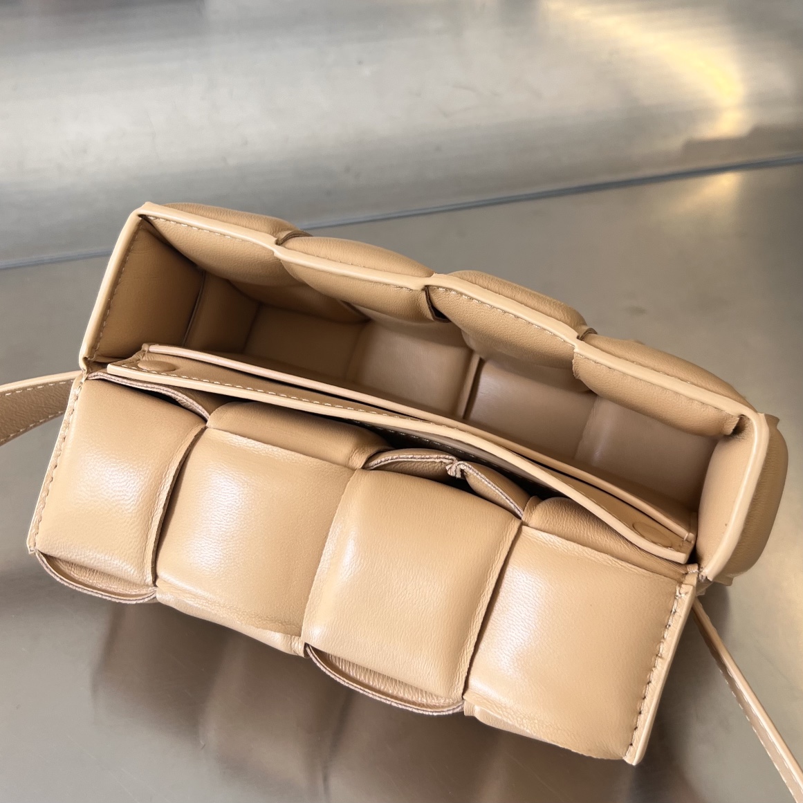 bottga Ve*ne*ta mini cassette bag