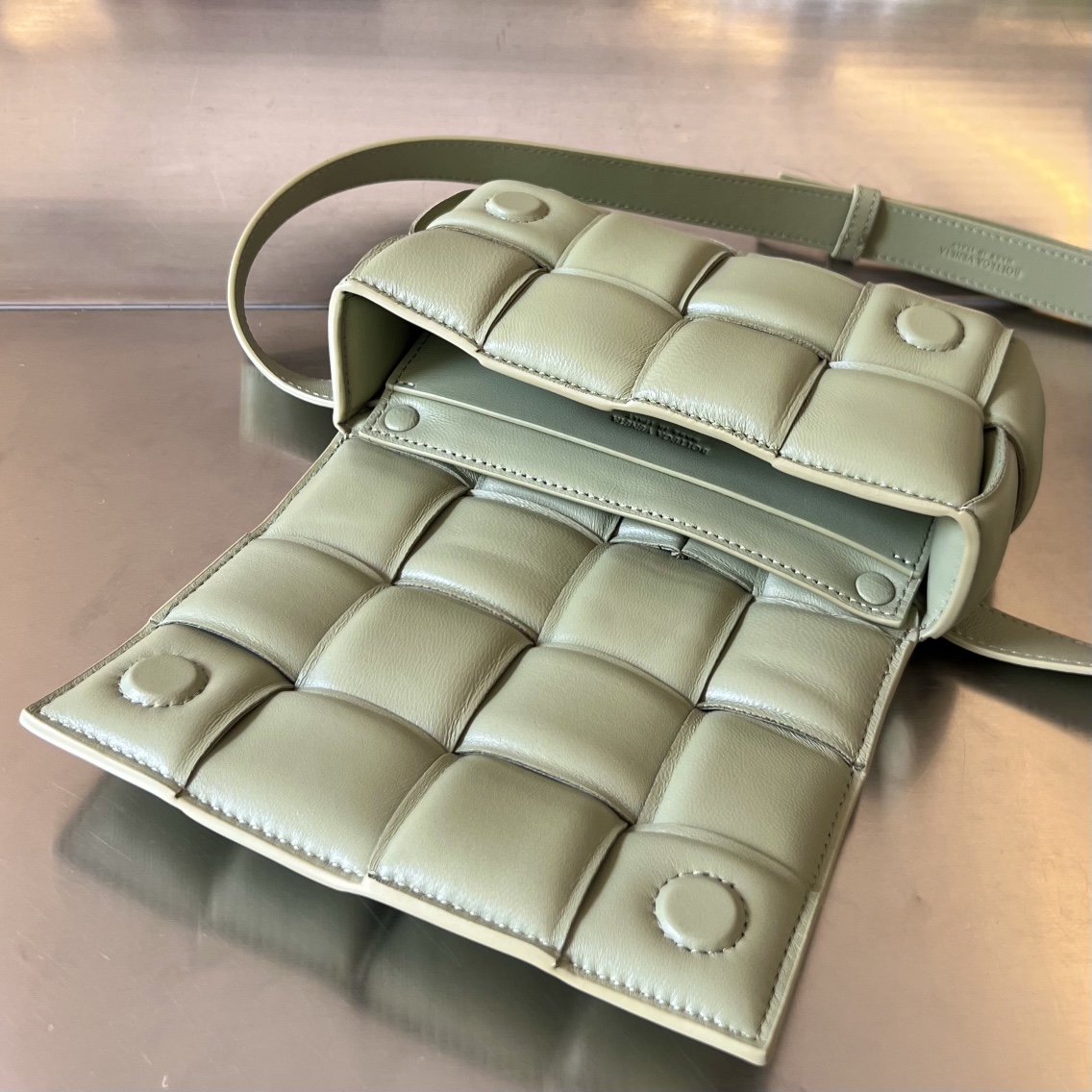 bottga Ve*ne*ta mini cassette bag