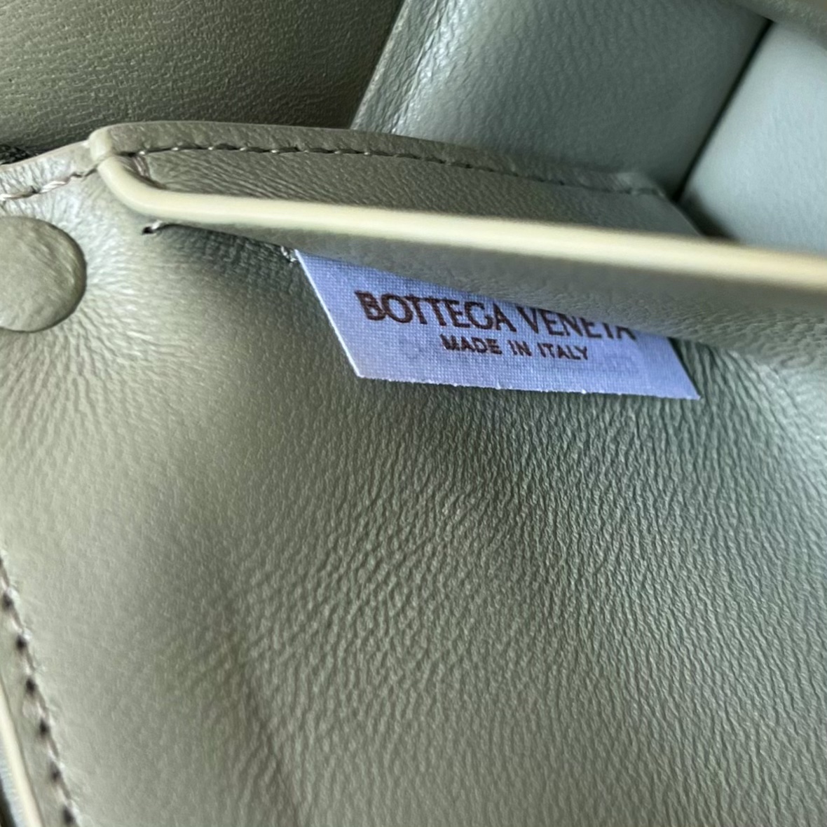 bottga Ve*ne*ta mini cassette bag