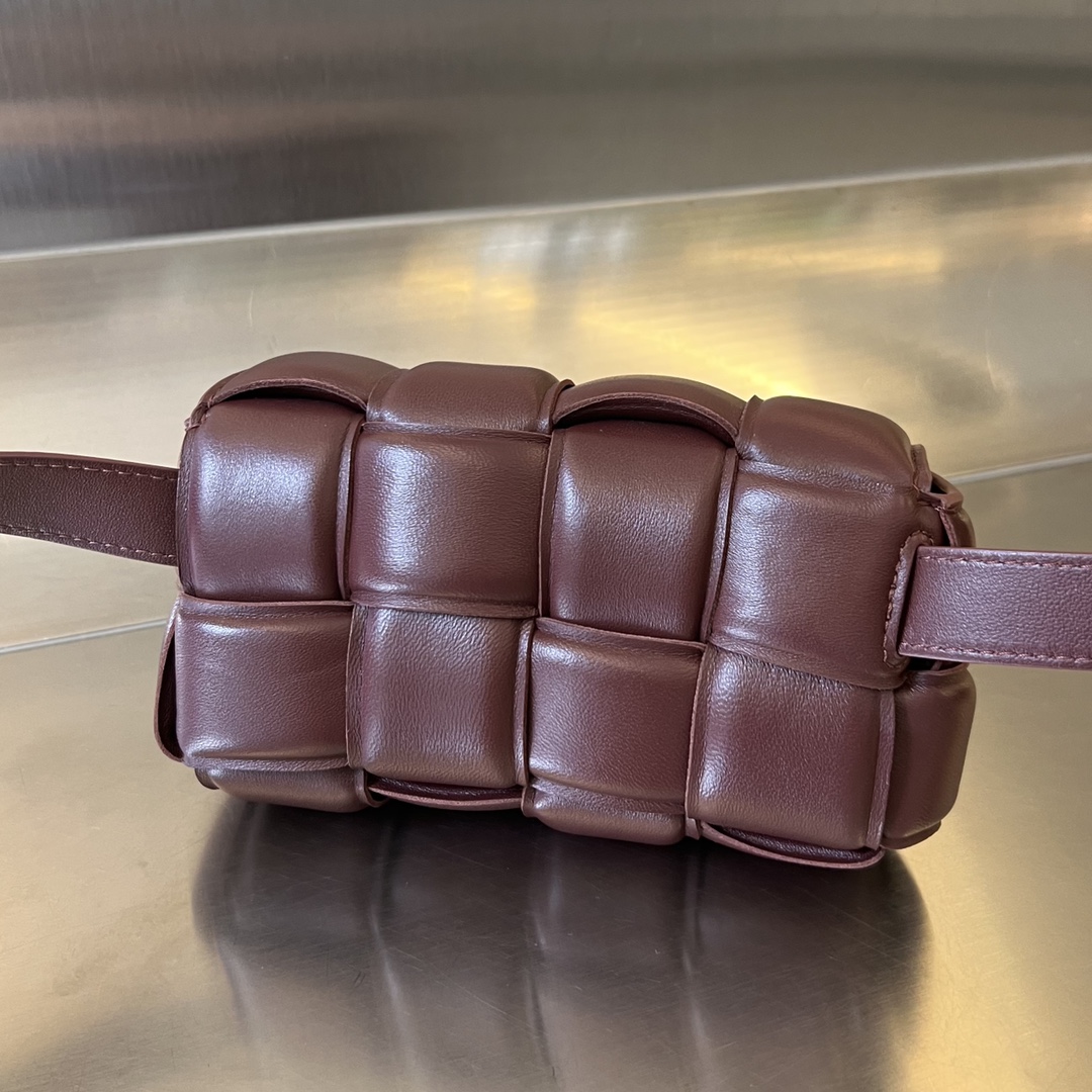 bottga Ve*ne*ta mini cassette bag