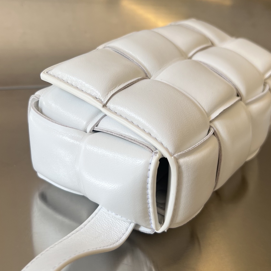 bottga Ve*ne*ta mini cassette bag