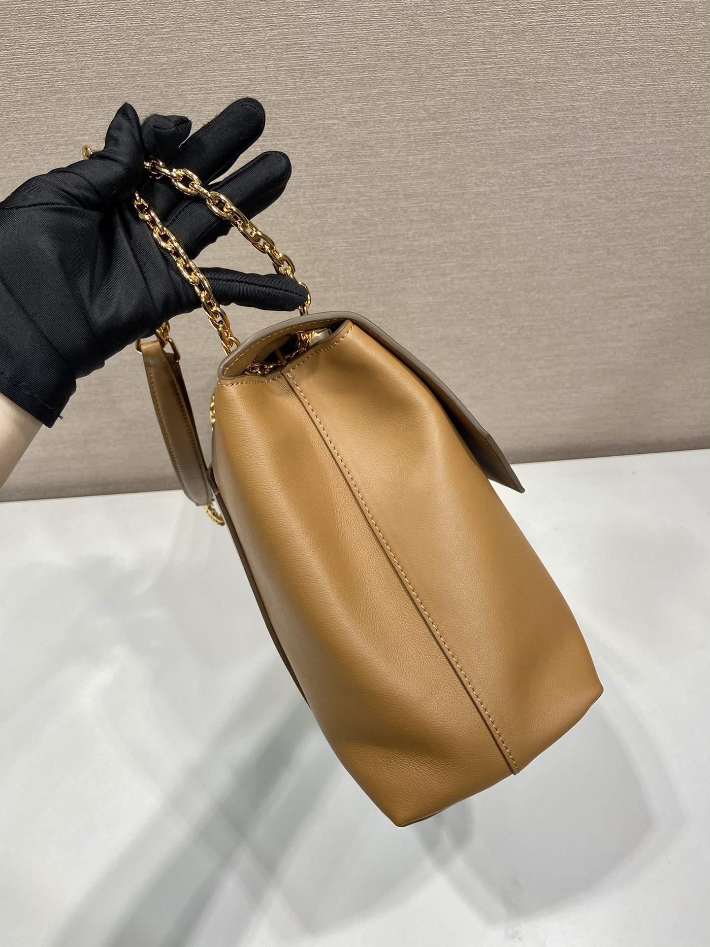 Pra*a leather shoulder bag