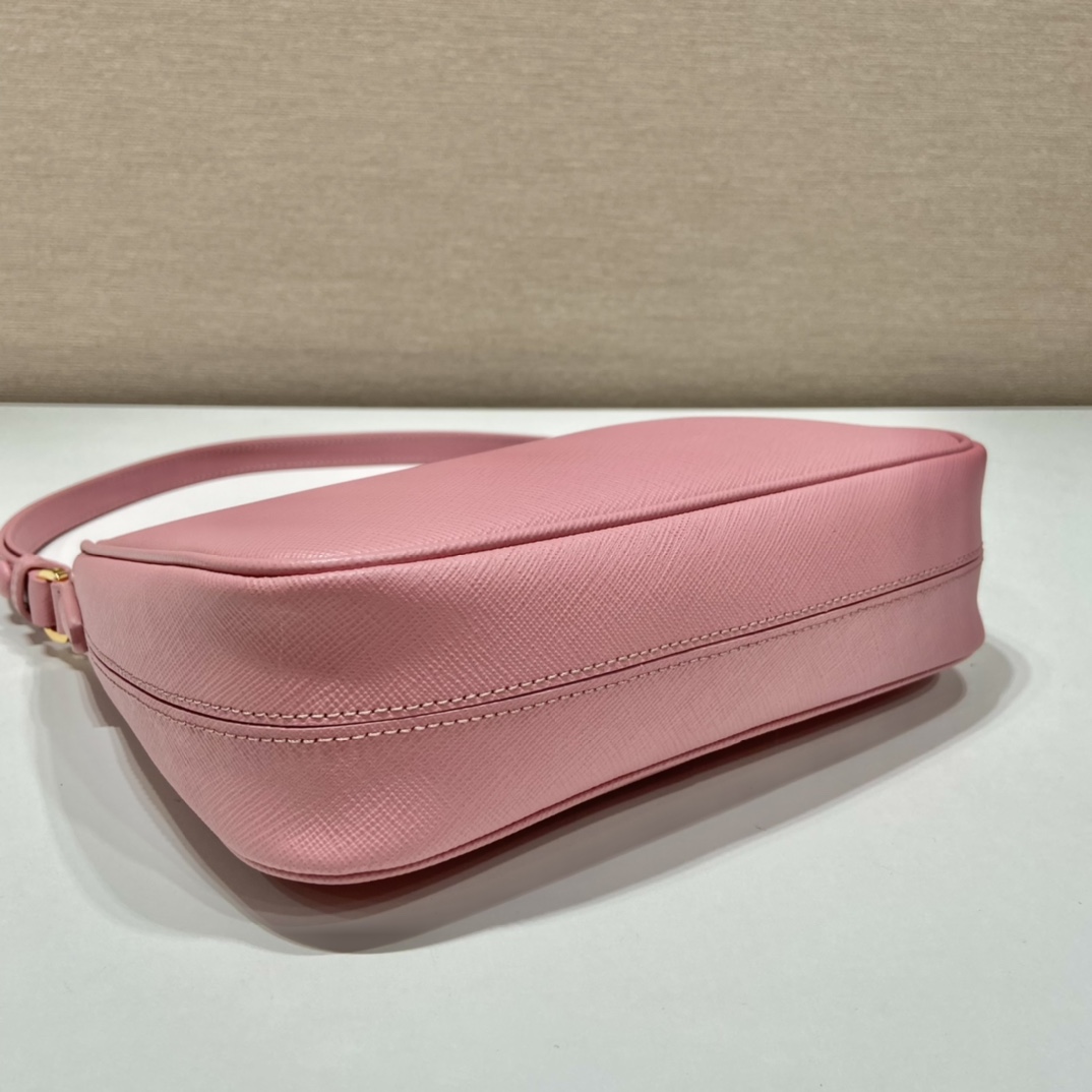 Pra*a hobo bag