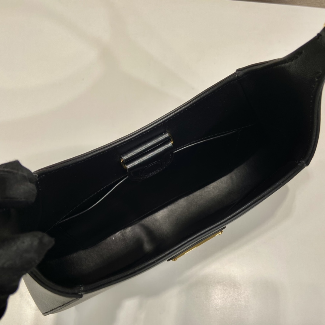Pra*a cleo shoulder bag