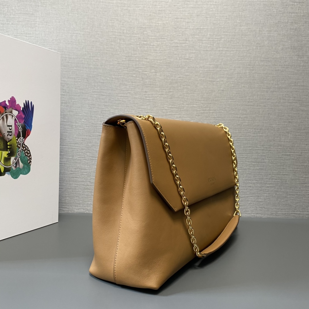 Pra*a large leather shoulder bag