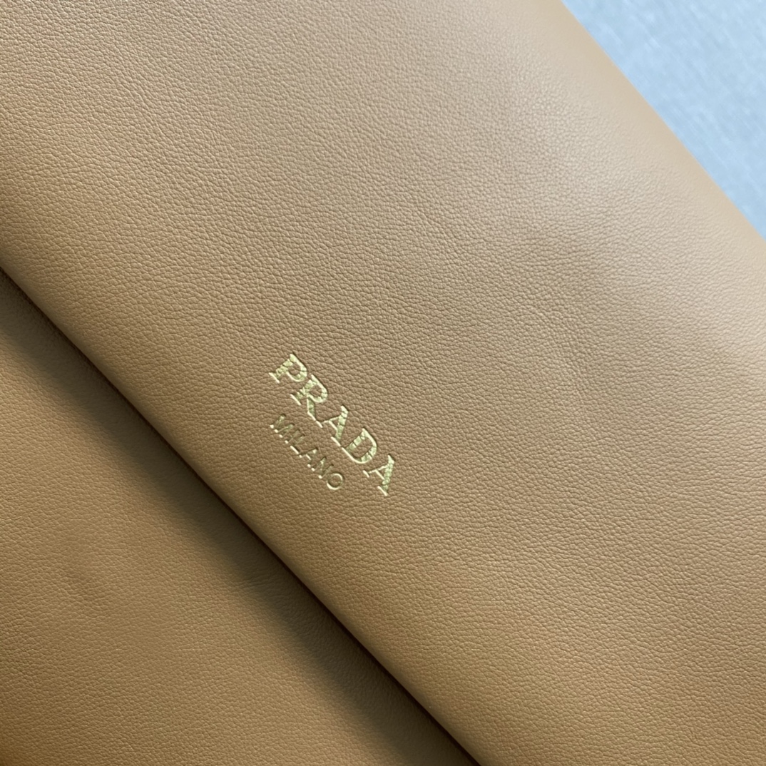 Pra*a large leather shoulder bag