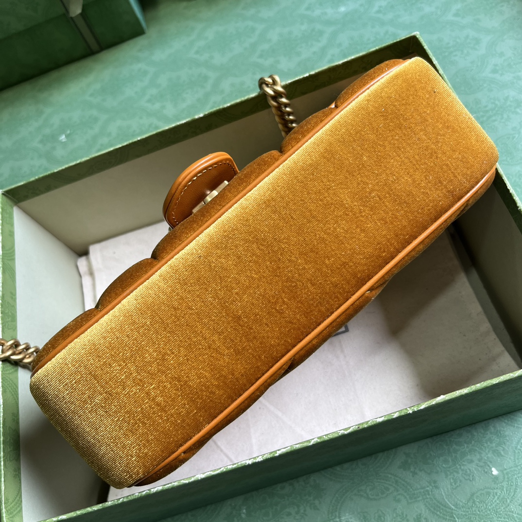 G*u*i gg marmont small velvet shoulder bag