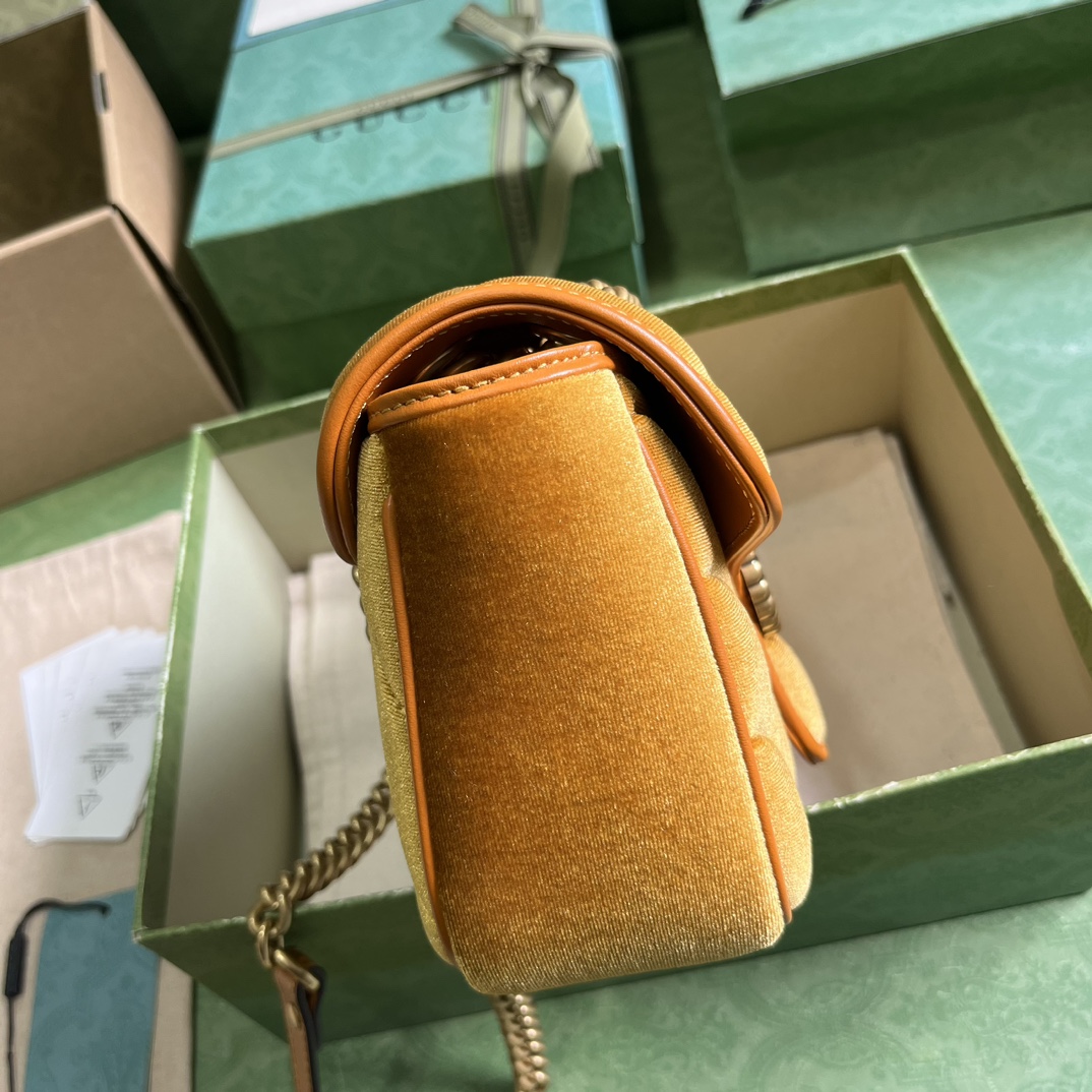 G*u*i gg marmont small velvet shoulder bag