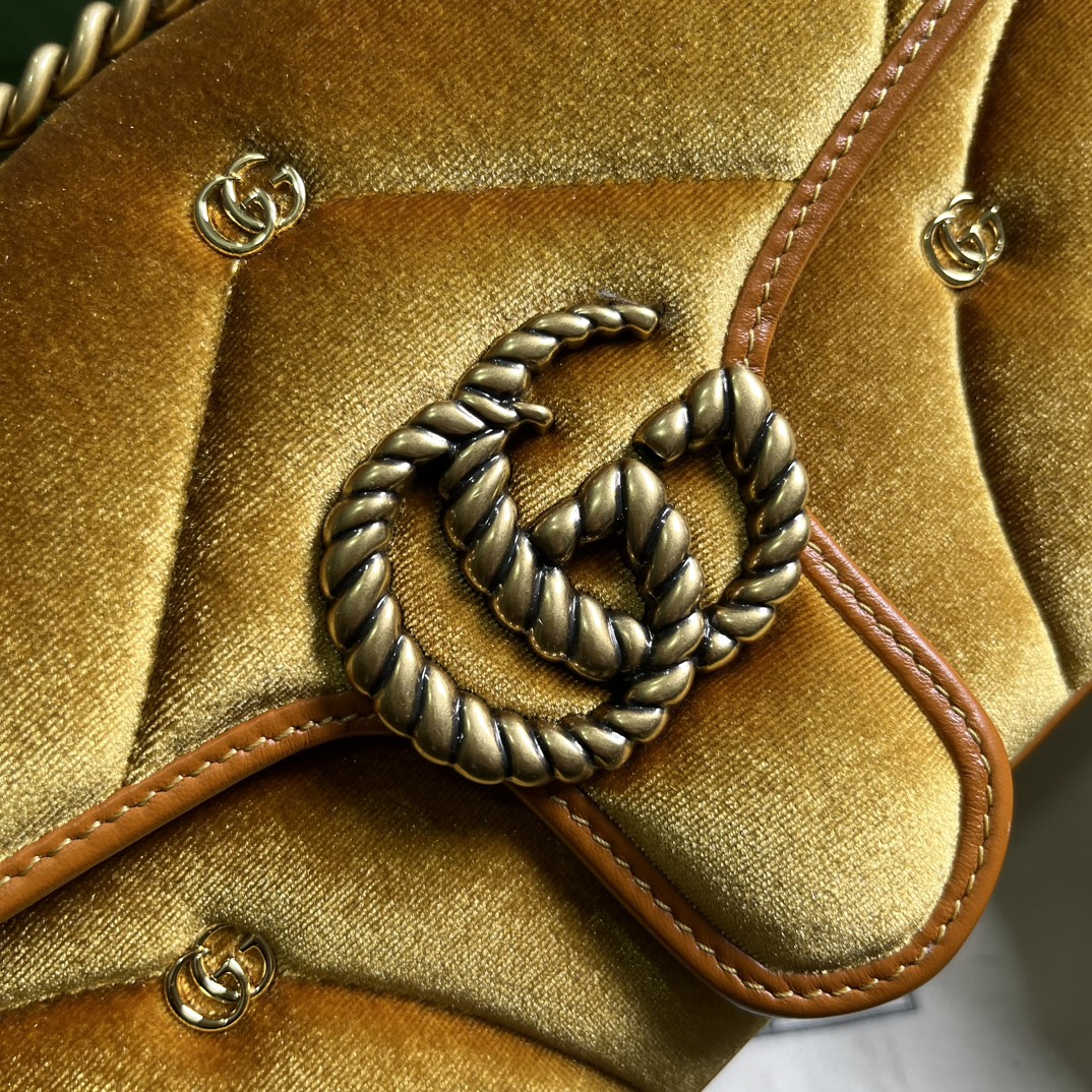 G*u*i gg marmont small velvet shoulder bag