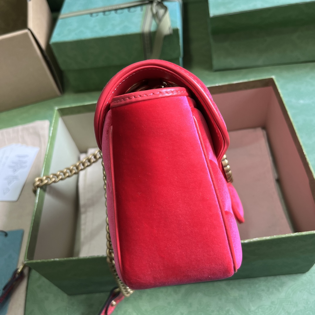 G*u*i gg marmont small velvet shoulder bag