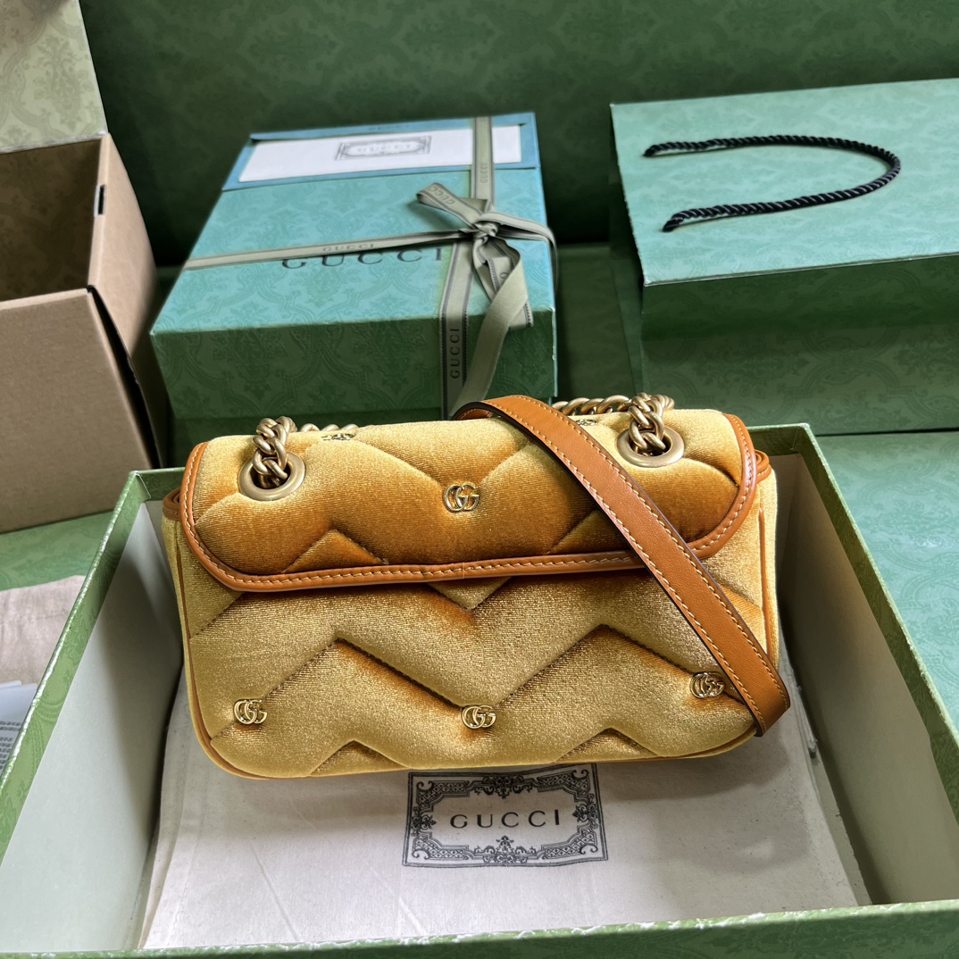 G*u*i gg marmont mini velvet shoulder bag