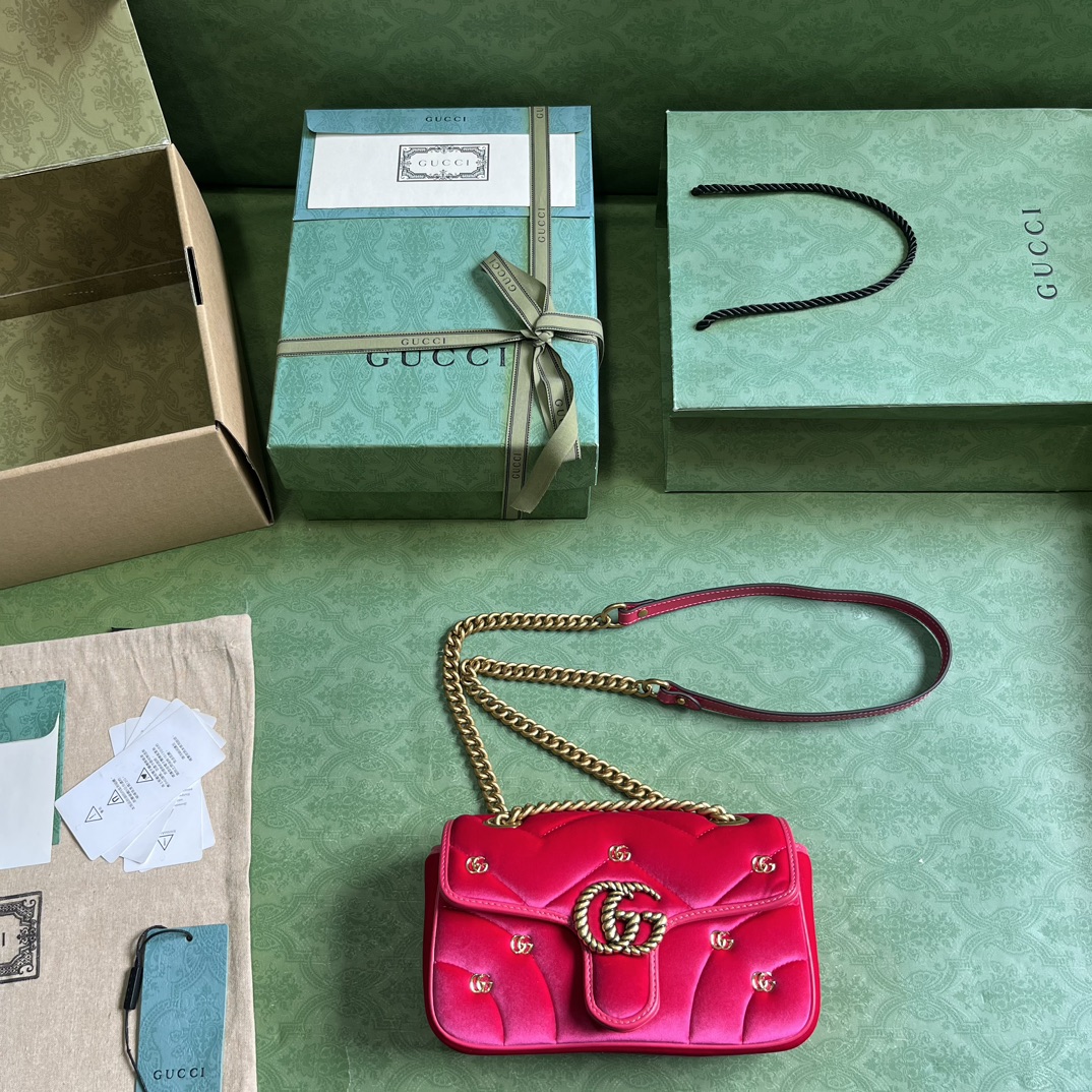 G*u*i gg marmont mini velvet shoulder bag