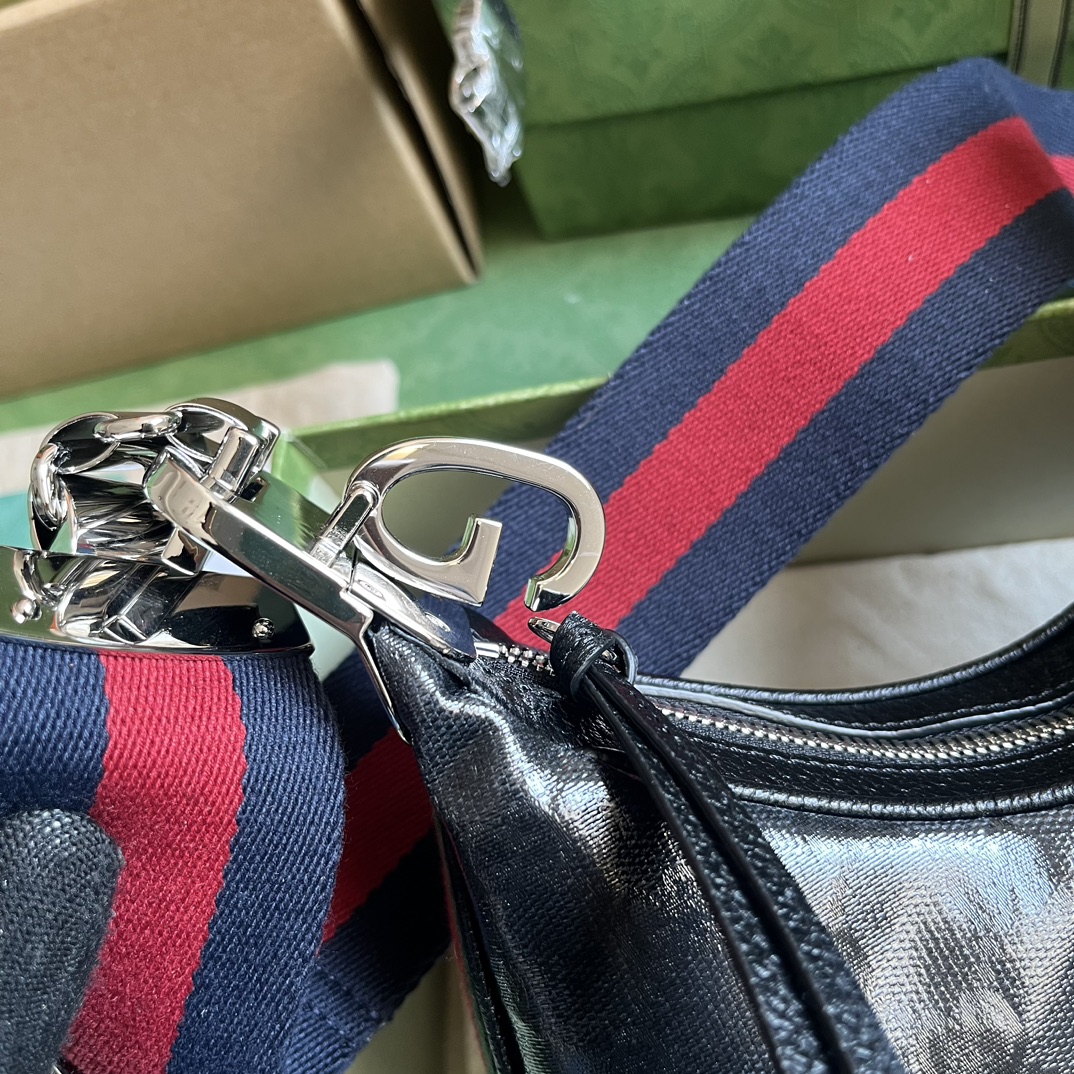 G*u*i G*u*i attache small shoulder bag