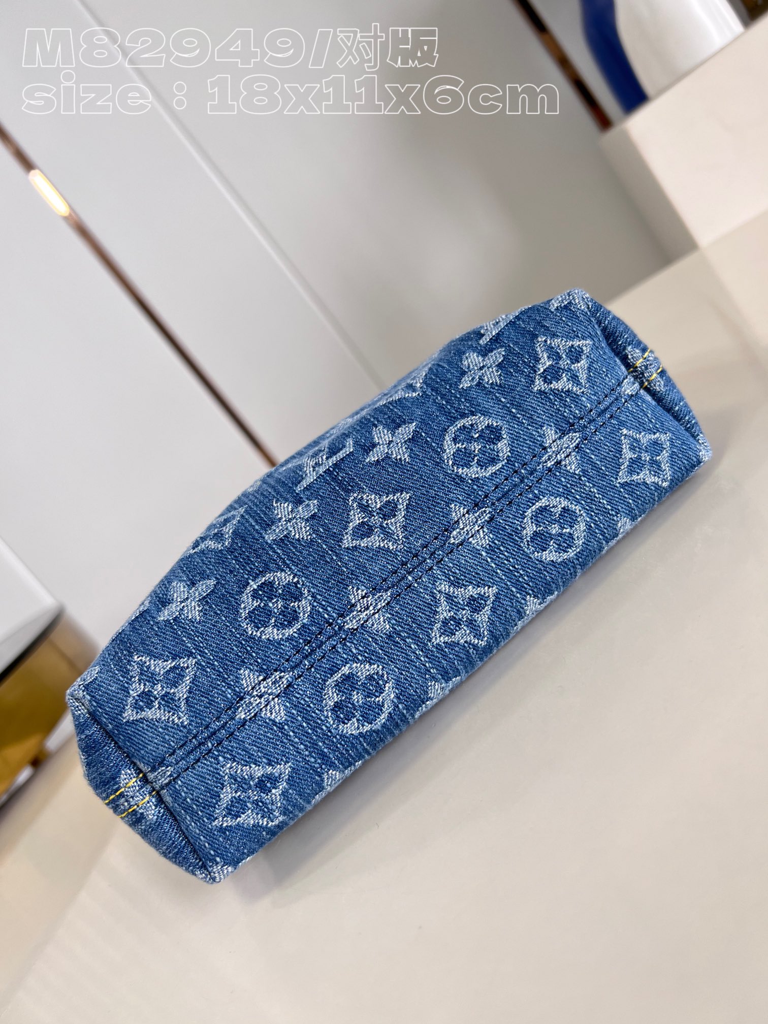 l**is V*t*n hills pochette monogram denim