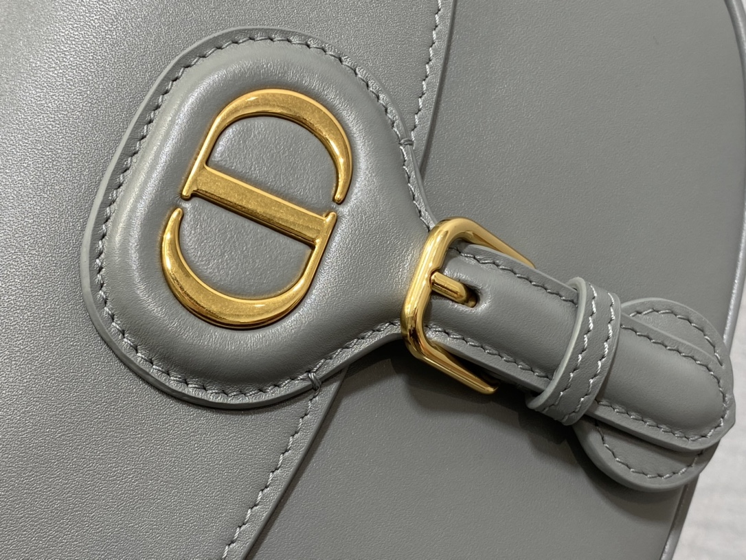 medium D*or bobby bag