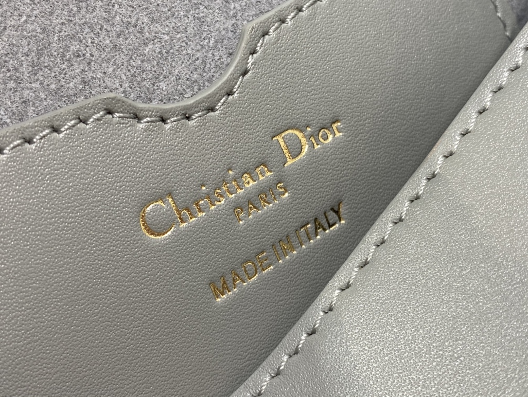 medium D*or bobby bag