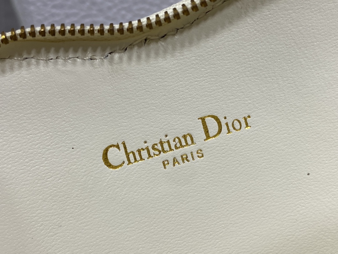D*or caro heart pouch with chain