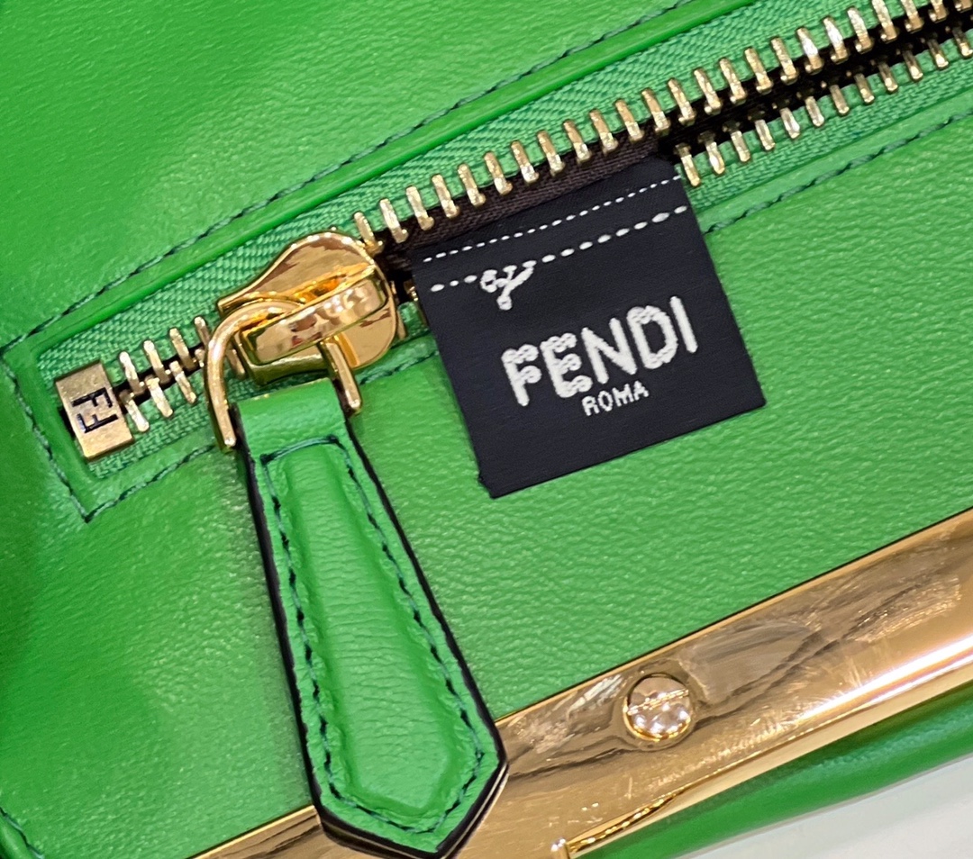 F**di peekaboo medium bag