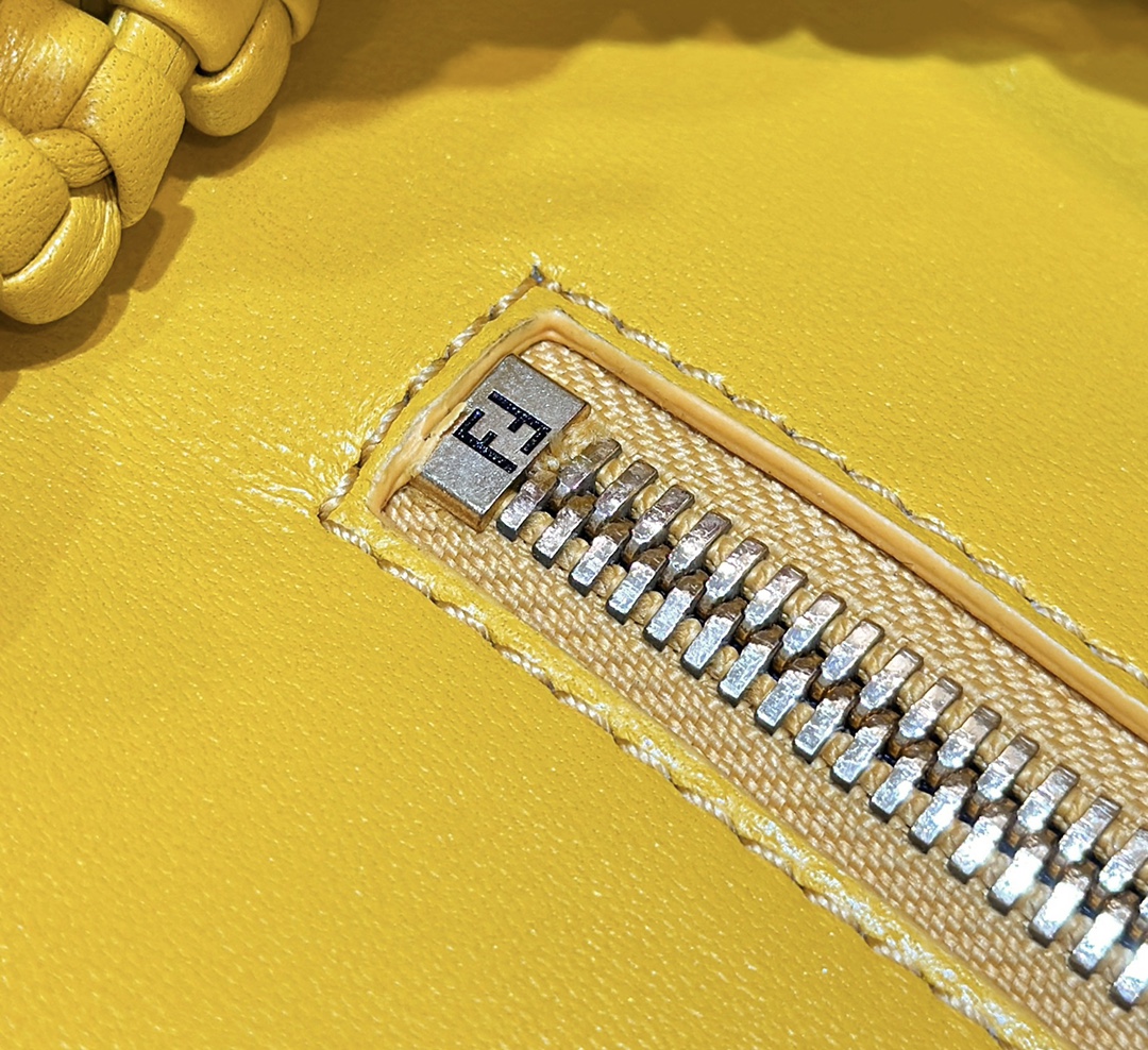 F**di peekaboo medium bag