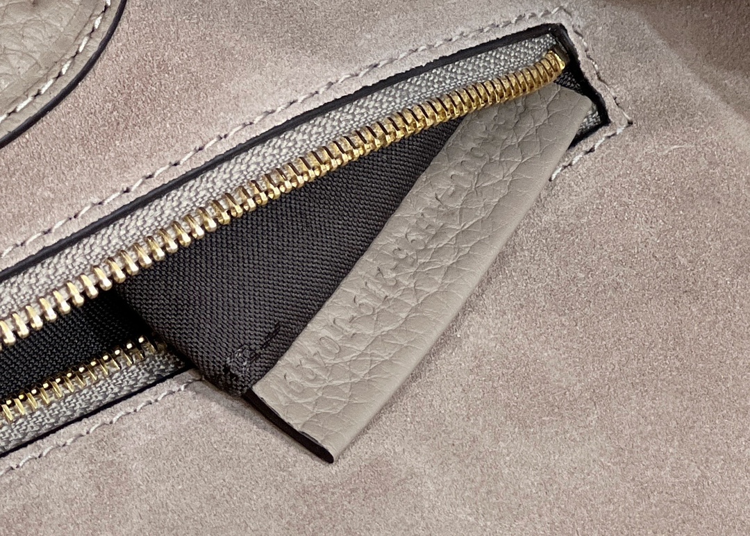 F**di baguette bag