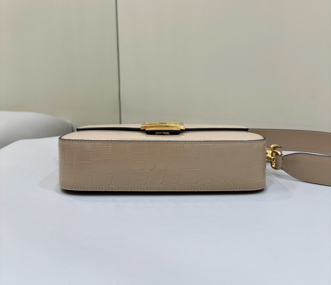 F**di baguette medium bag