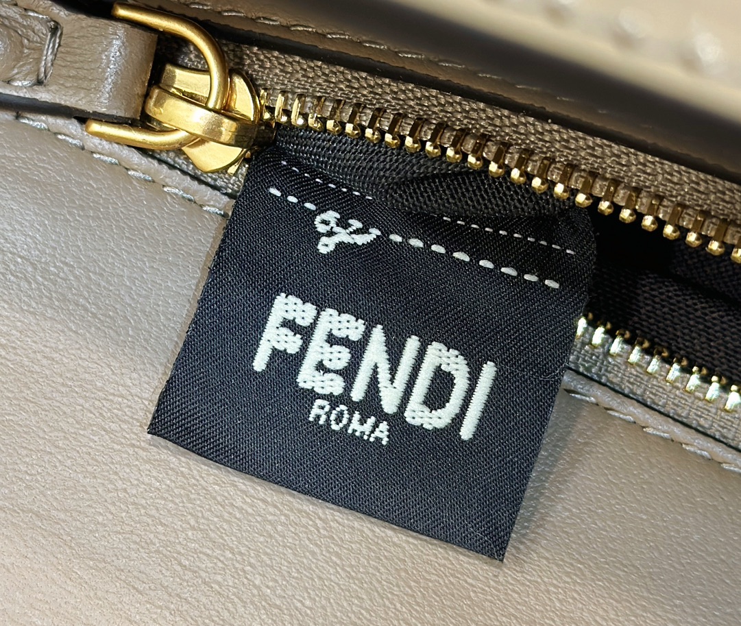 F**di baguette medium bag