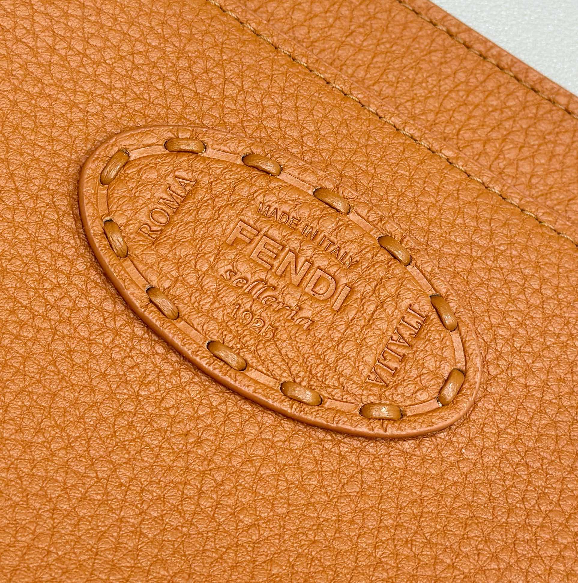 F**di peekaboo medium handbag