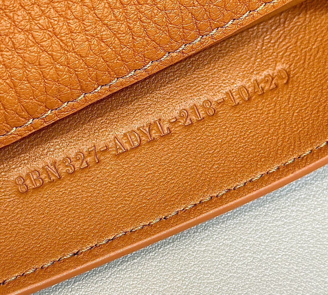 F**di peekaboo medium handbag