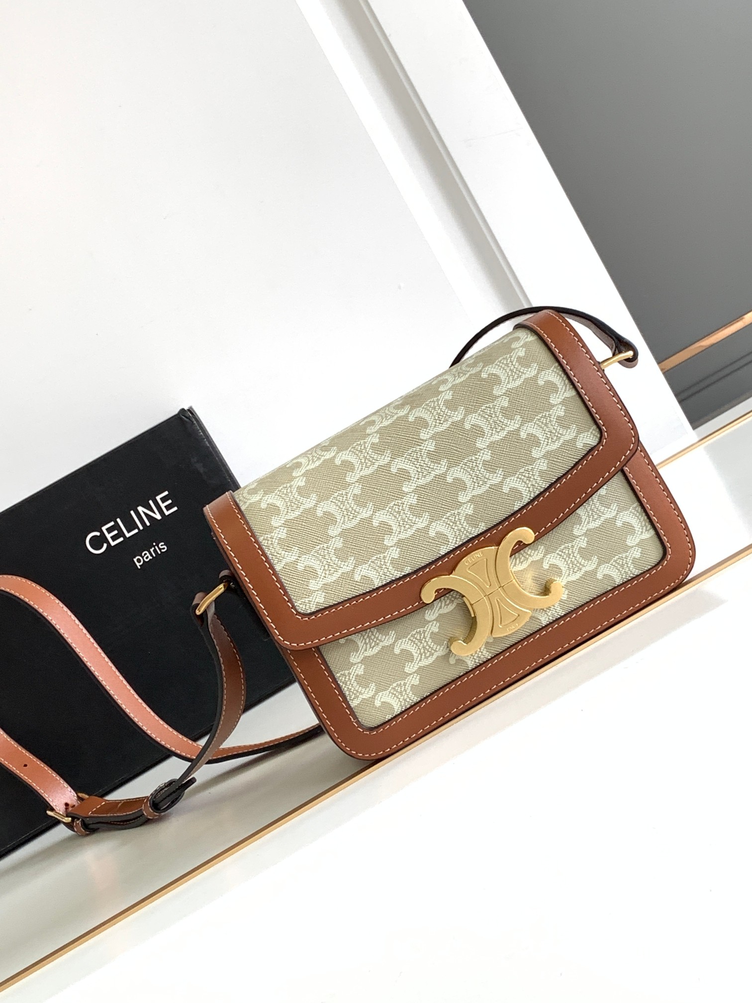 Ce**e teen triomphe bag