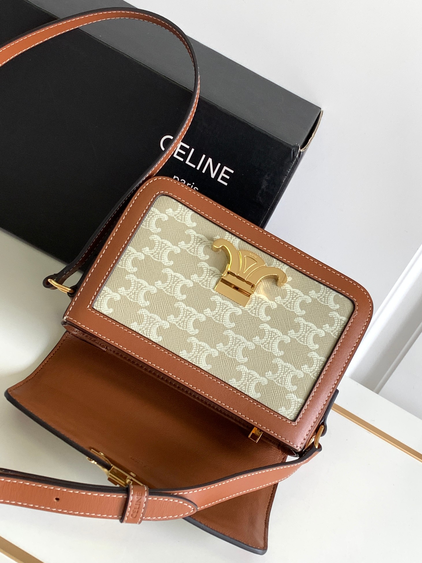Ce**e teen triomphe bag