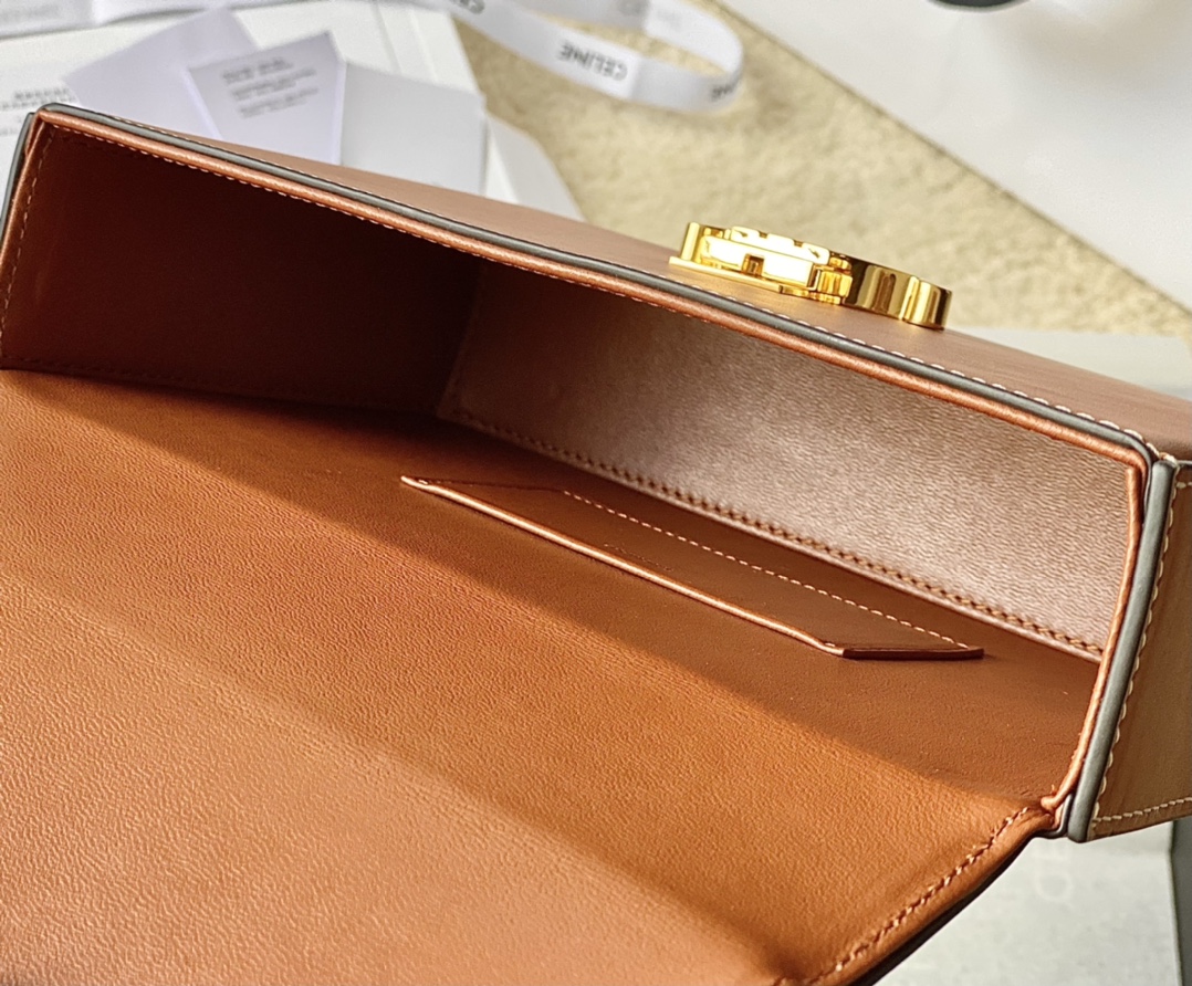 Ce**e box triomphe bag