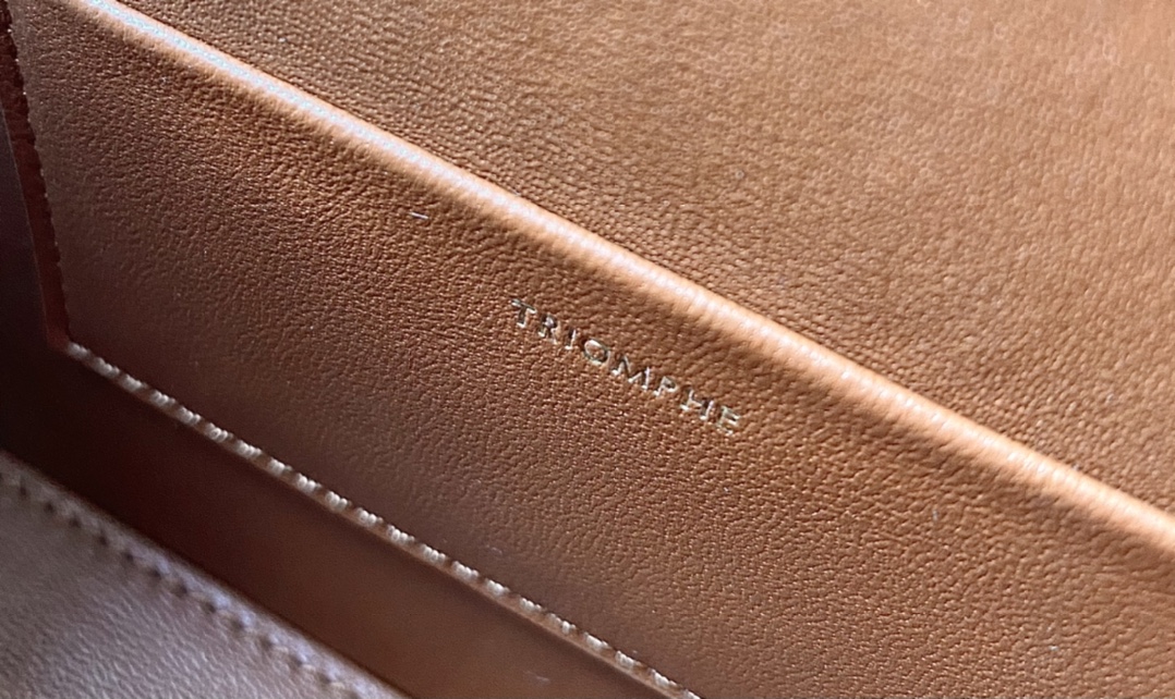 Ce**e box triomphe bag