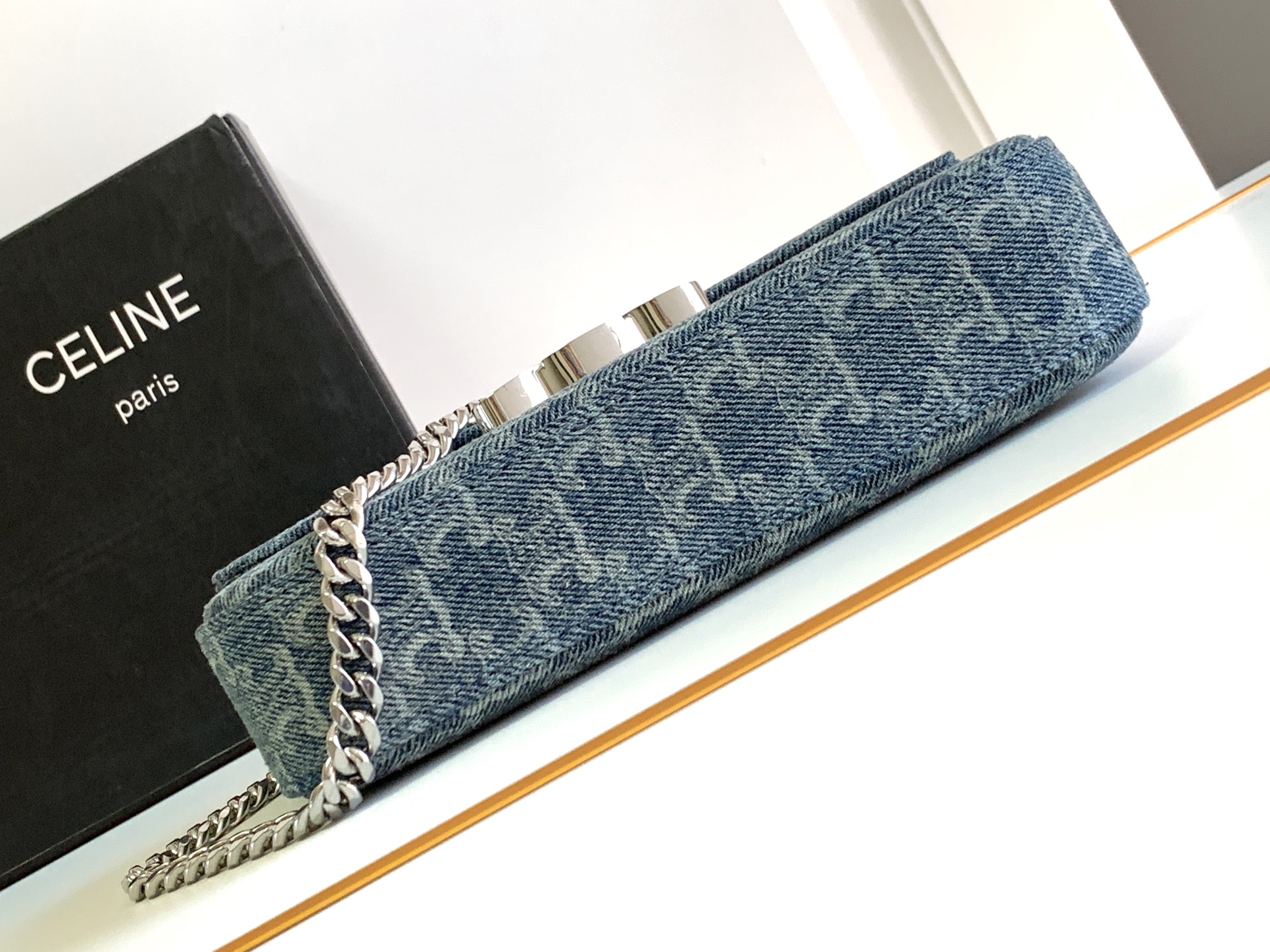 Ce**e chain shoulder bag claude