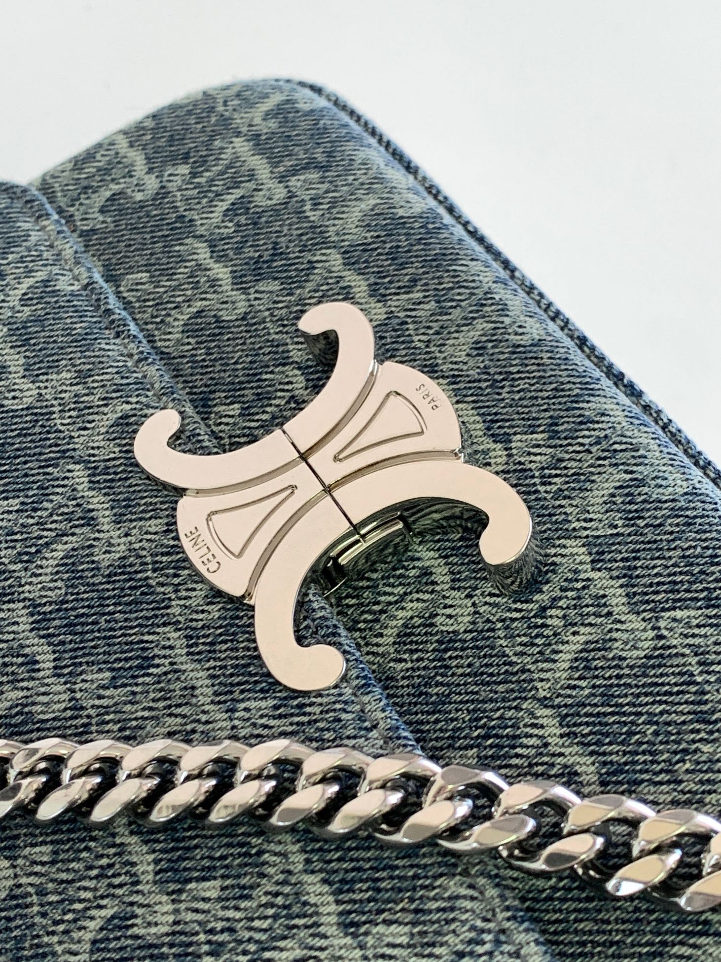 Ce**e chain shoulder bag claude