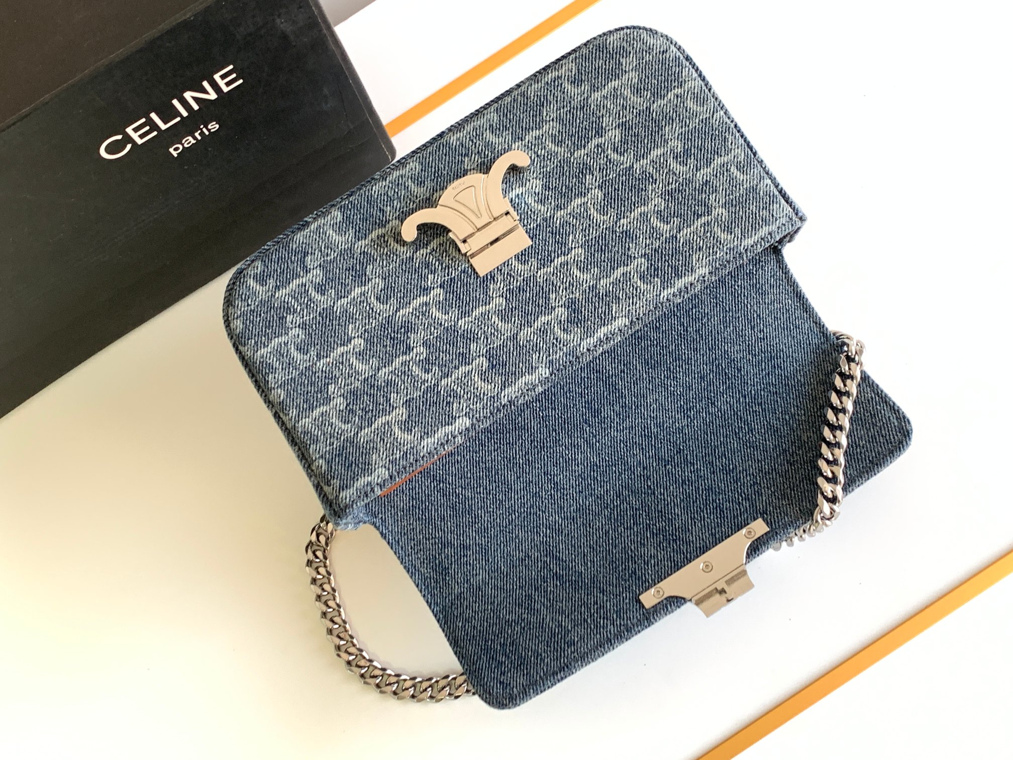 Ce**e chain shoulder bag claude