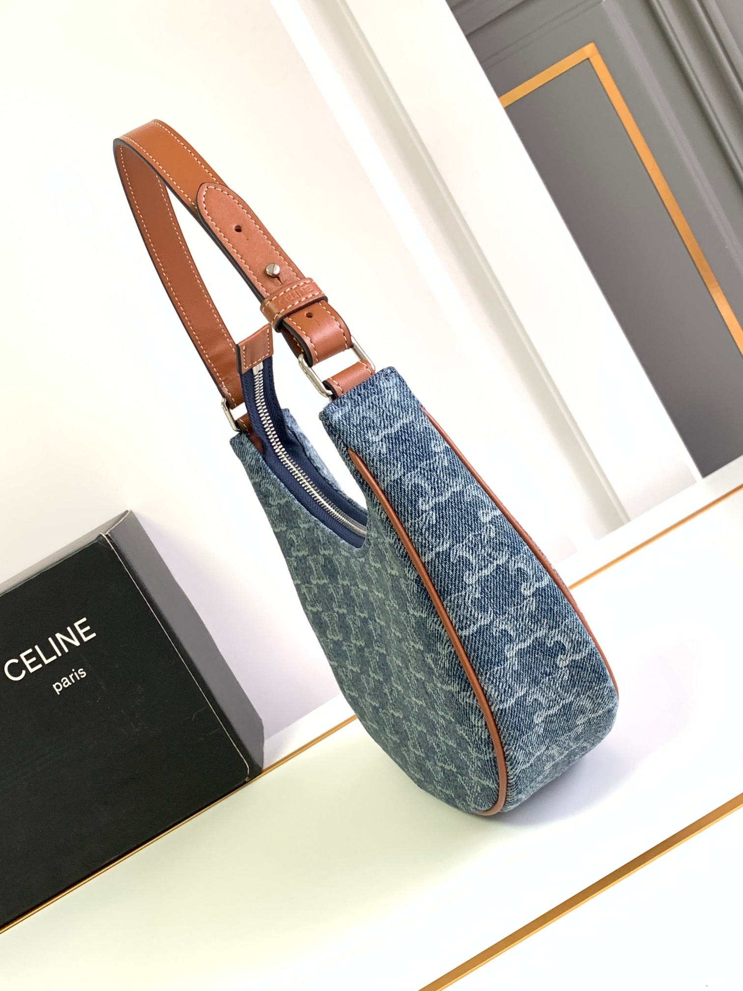 Ce**e ava triomphe bag