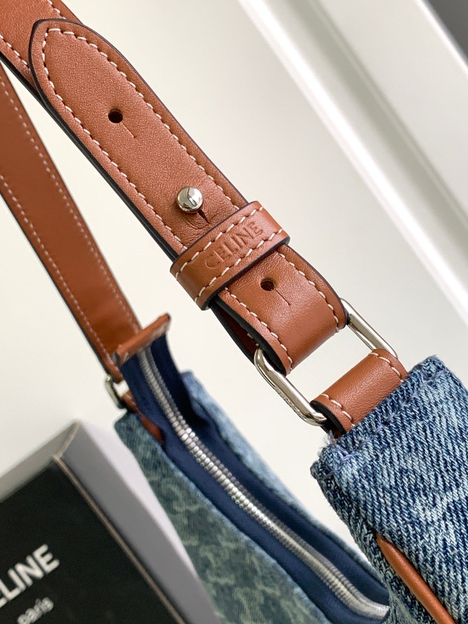 Ce**e ava triomphe bag