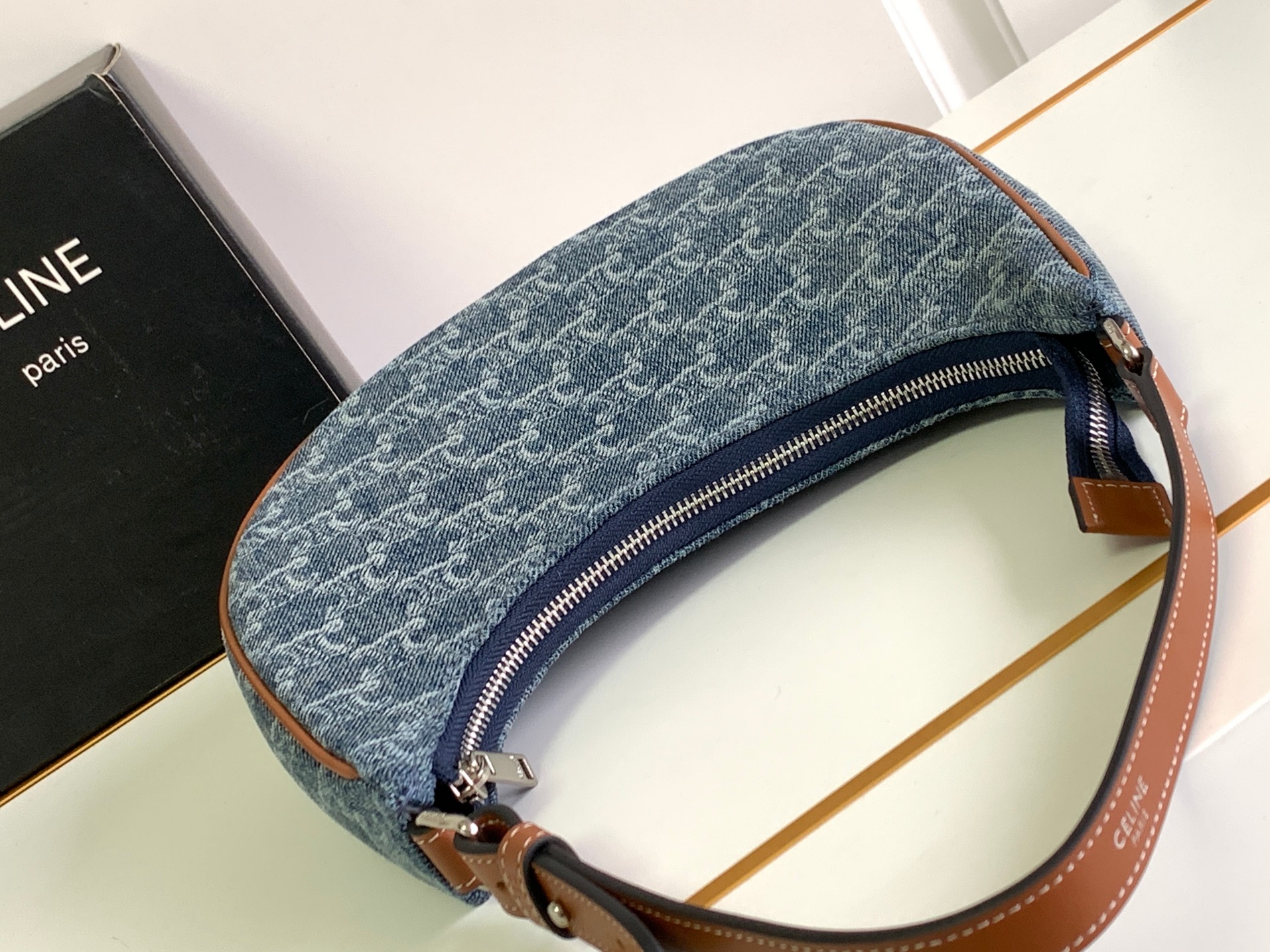 Ce**e ava triomphe bag