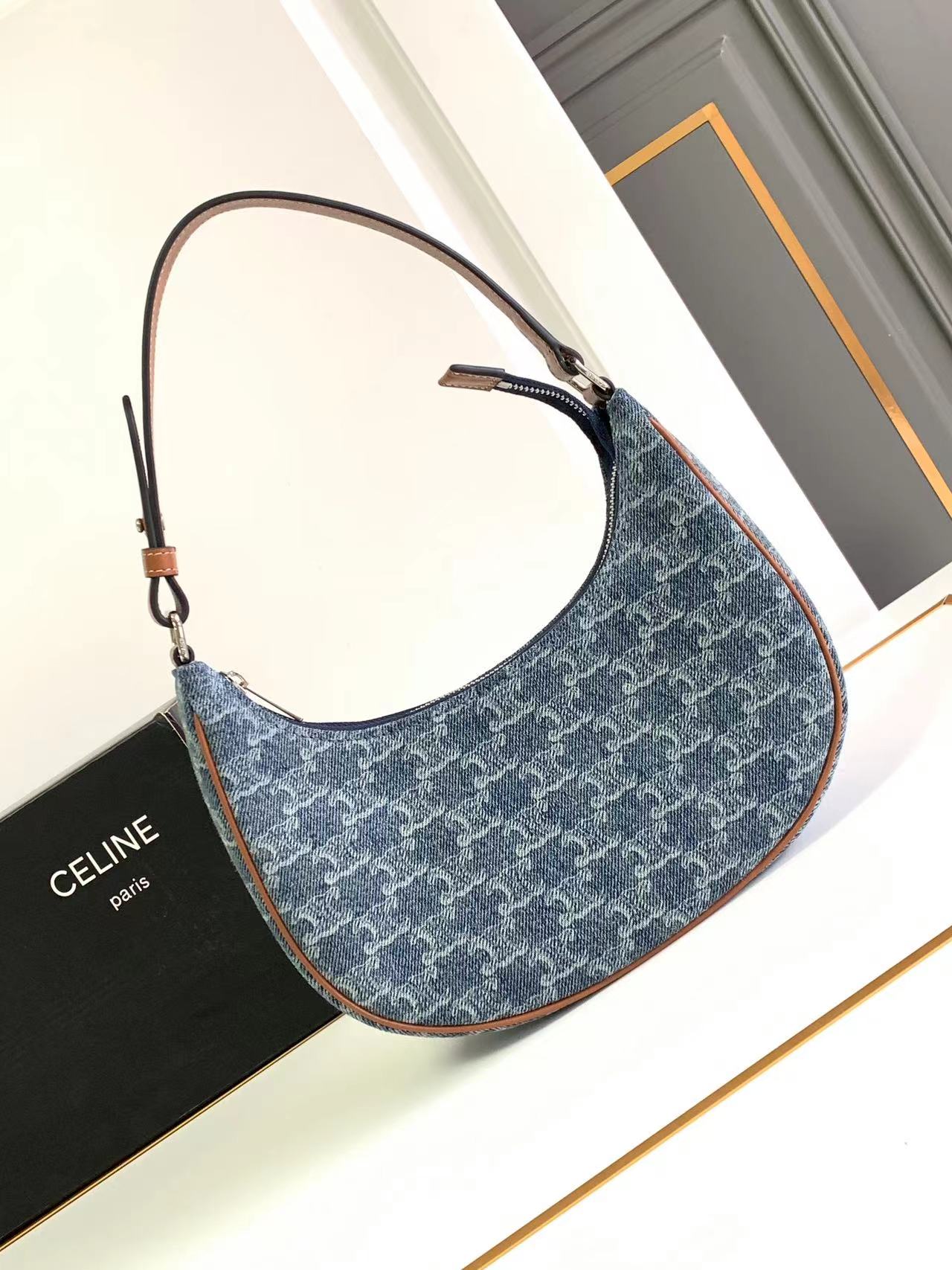 Ce**e ava triomphe bag