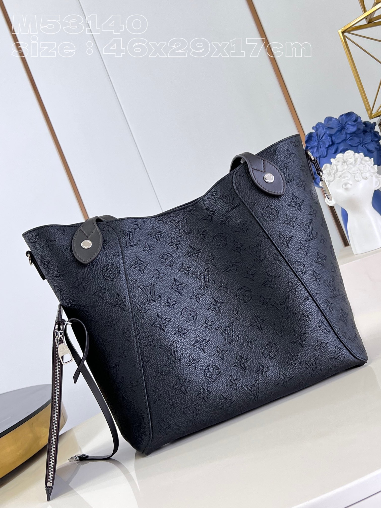 l**is V*t*n hina medium handbag