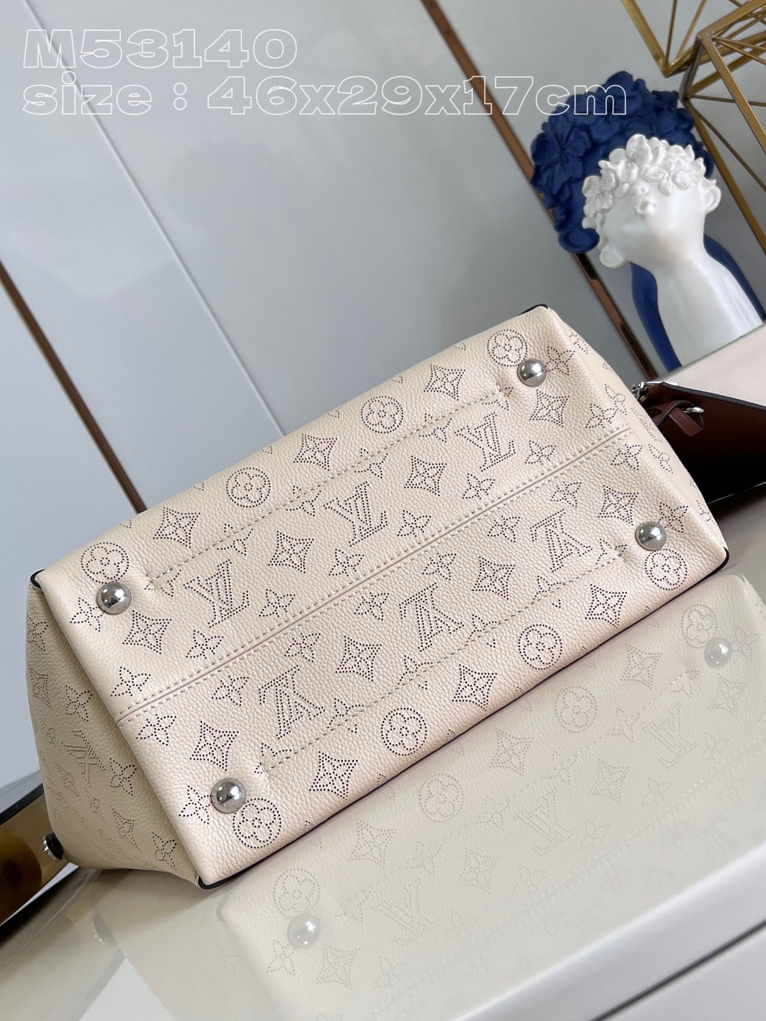 l**is V*t*n hina medium handbag