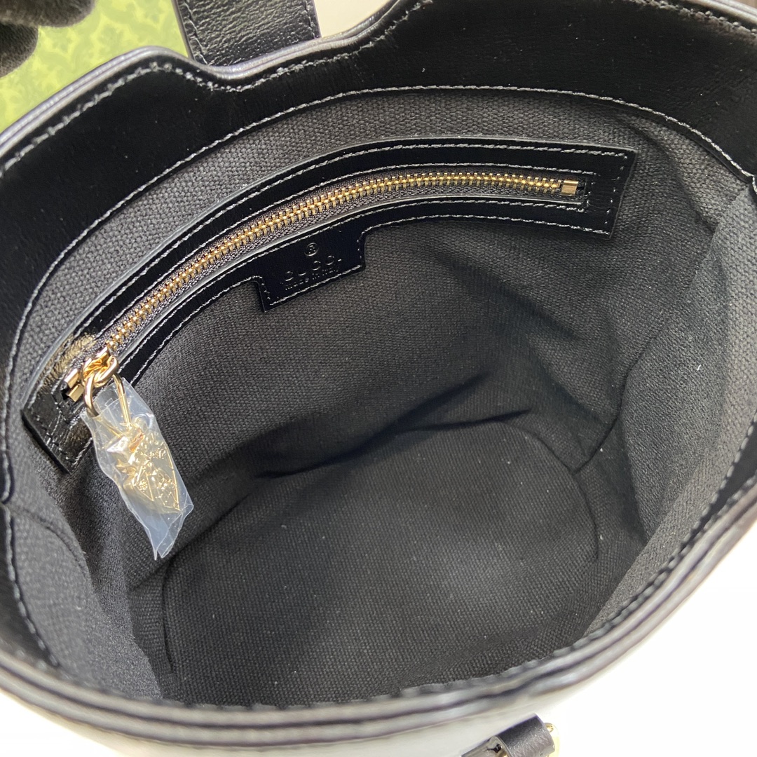 G*u*i mini bucket shoulder bag